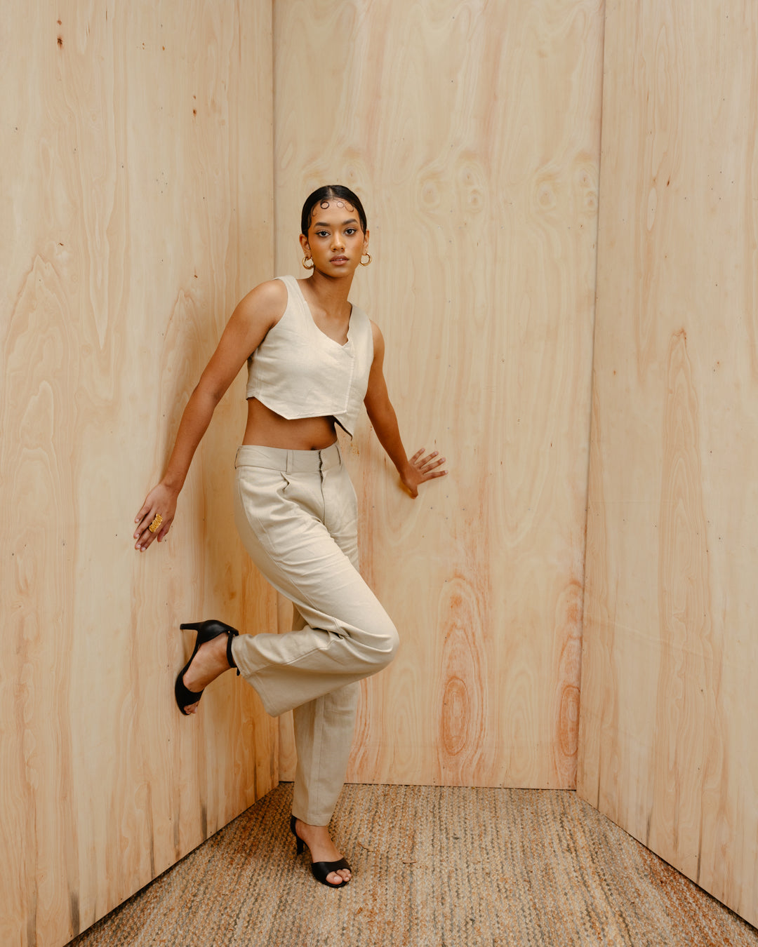 Aisha Mid-waisted Trouser